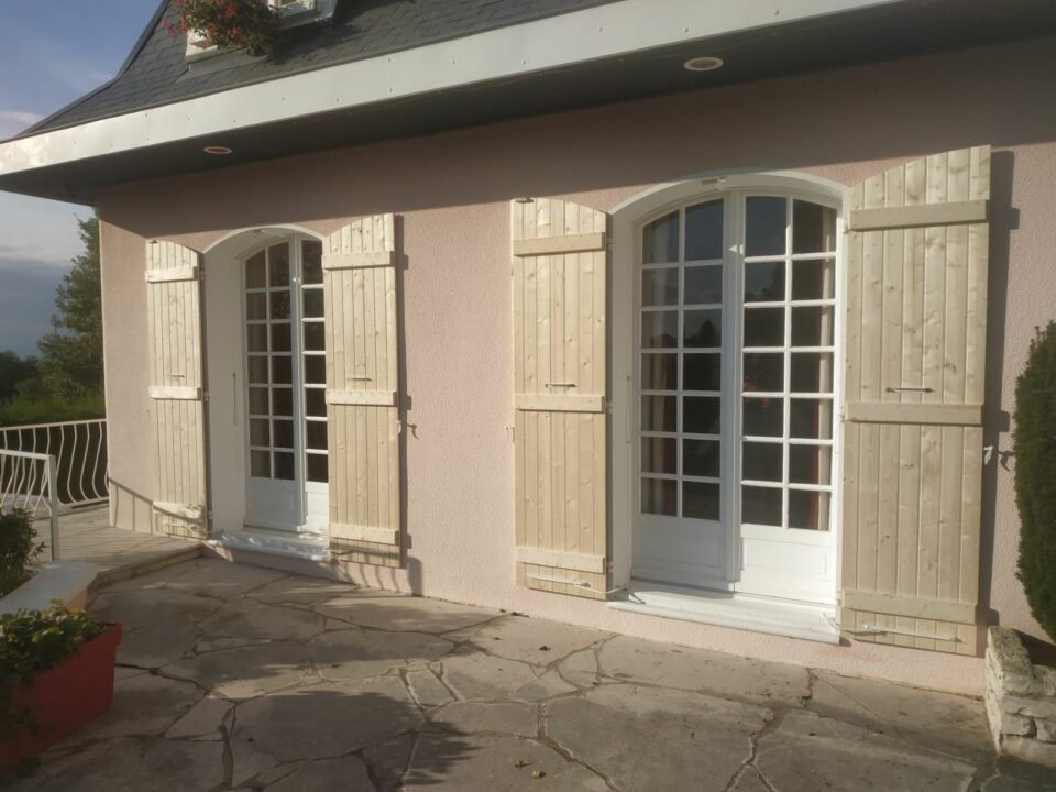 porte-fenetre-en-bois-lyon