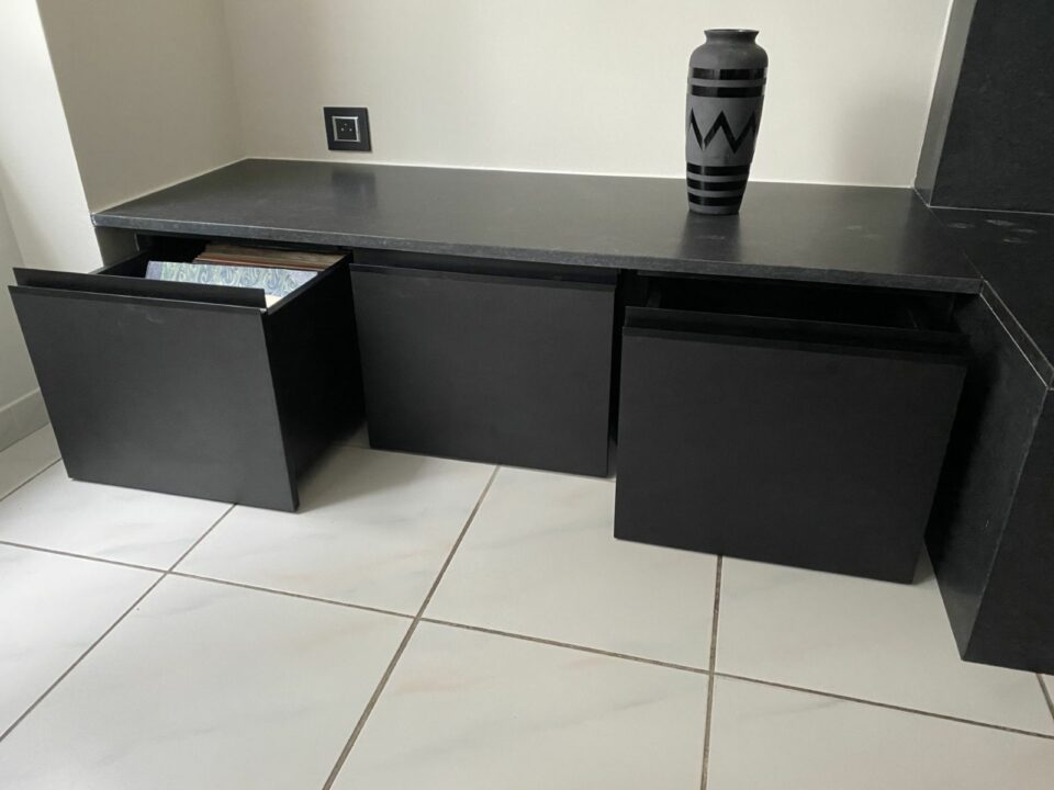 meuble-sur-mesure-avec-caissons-en-bois